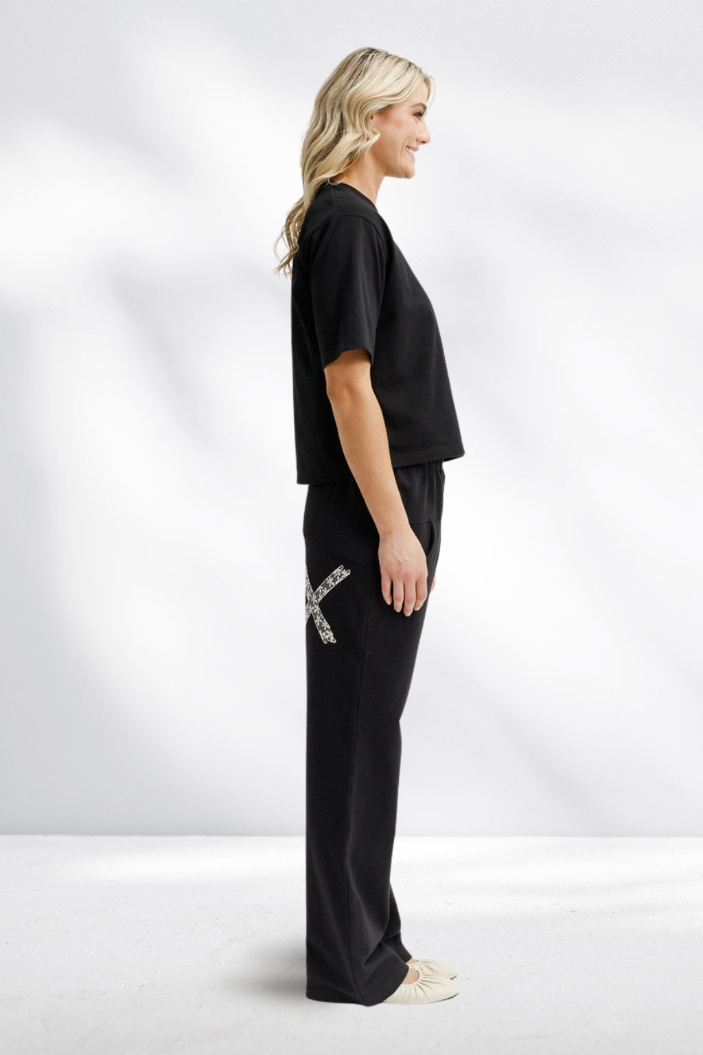 Homelee Avenue Pants Black with Graphite Daisy X